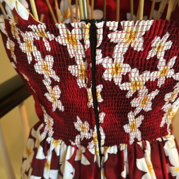 Aloha Moi Hawaii vintage red dress with white flowers. Made in Hawaii USA - Picture 5 of 12